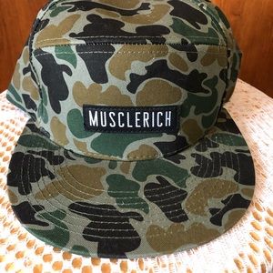 MUSCLERICH camo ball cap